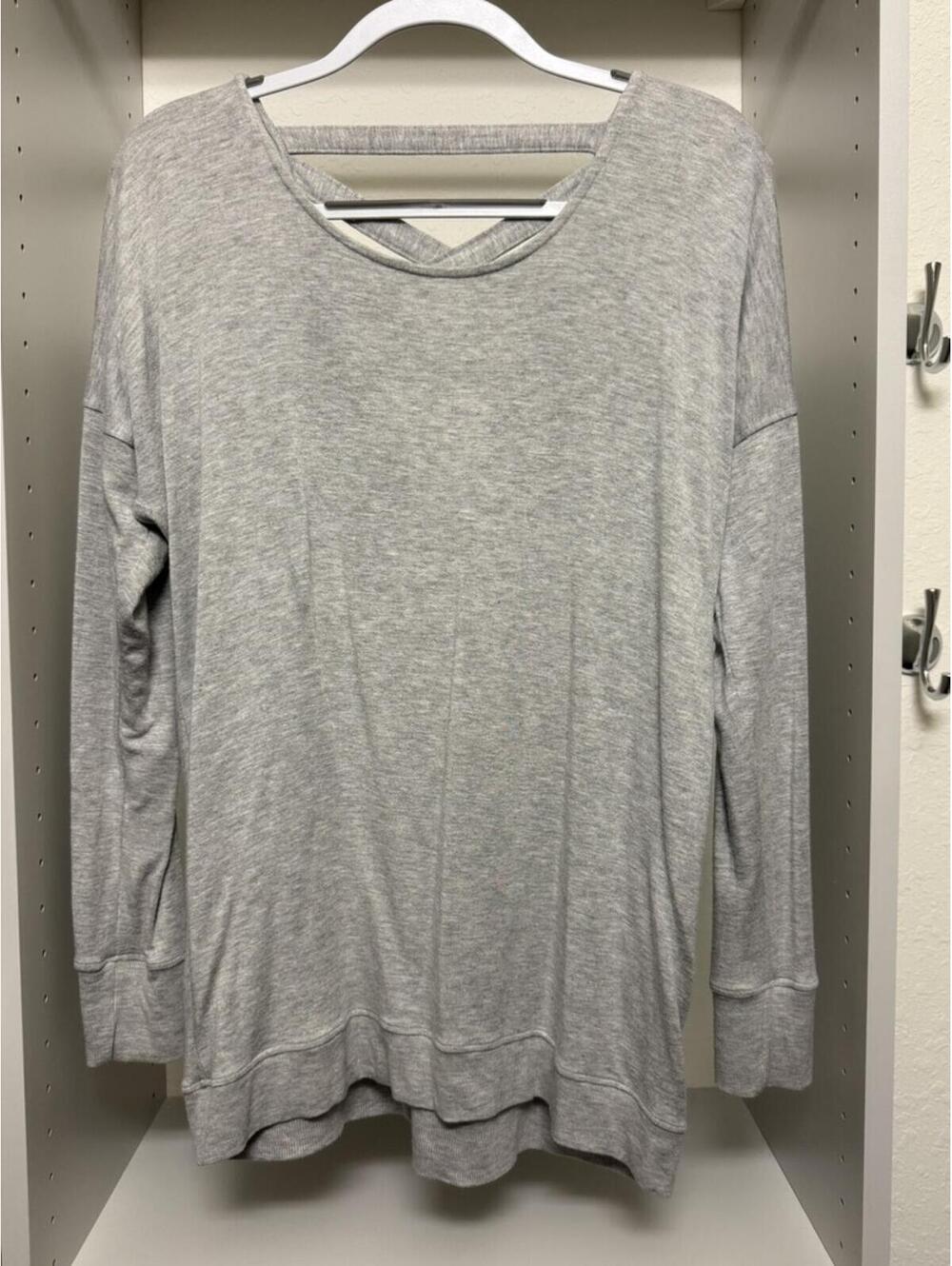 Athleta Medium Gray Long Sleeve Pullover Sweatshirt
